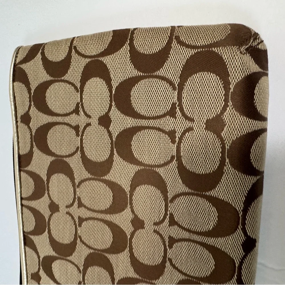 COACH NWT Wristlet Clutch Purse Tablet Protector Flower Appliqué Gold Yellow Tan - Picture 6 of 16
